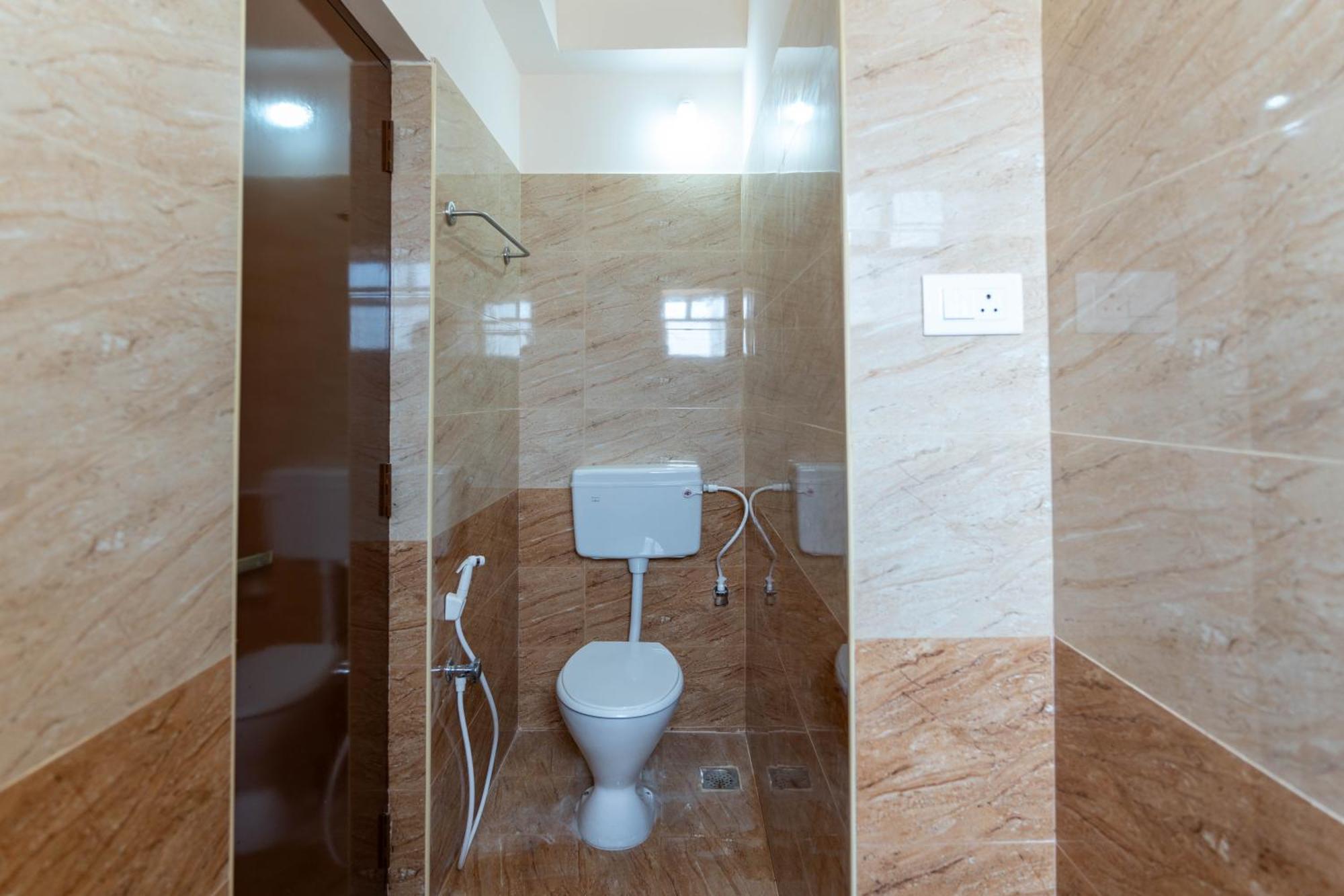 Aishwaryam Service Apartment Chennai Exterior photo